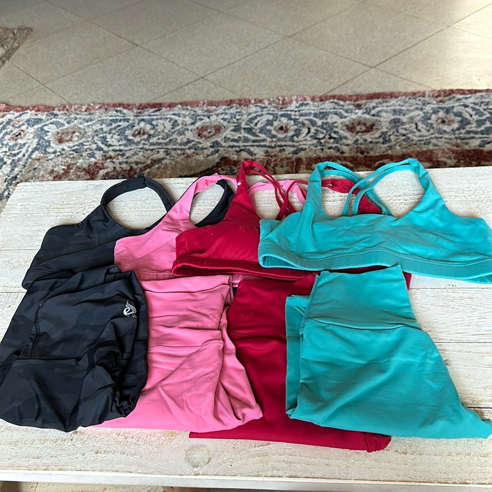 Bundle of 4 sets of leggings